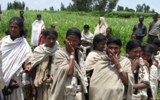 Berhane Hewan Ethiopia – Population Council image of Ethiopian women in a field