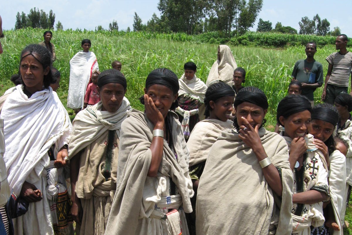image of Ethiopian women in a field